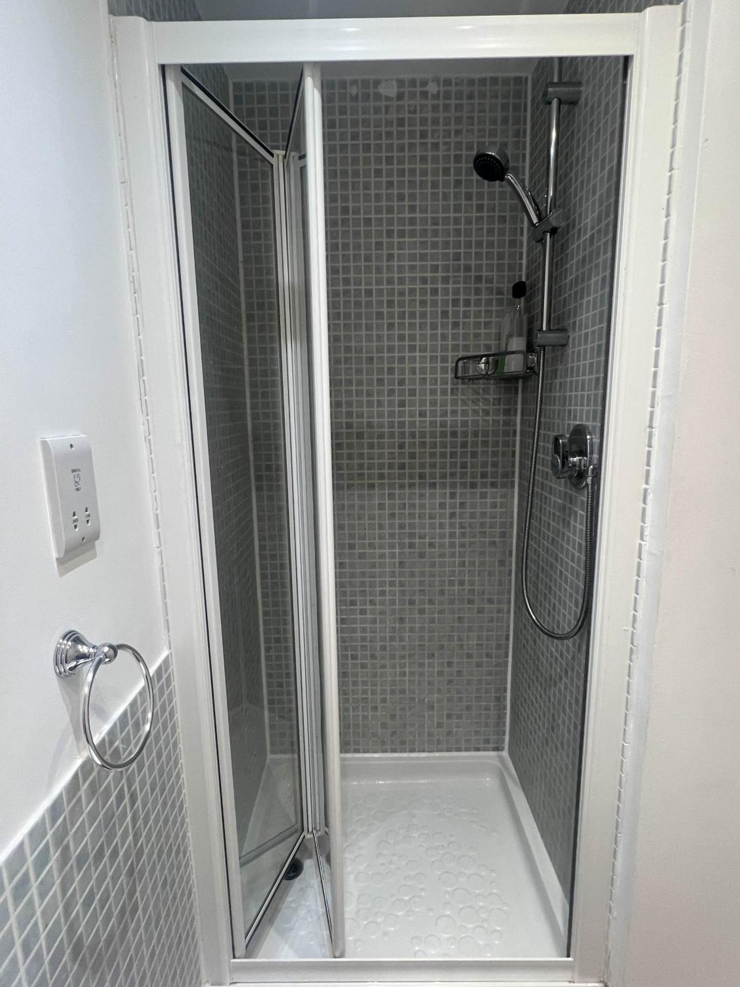 קולצ'סטר Luxury Rooms And An En-Suite Room With Free Wi-Fi Clarendon Way מראה חיצוני תמונה